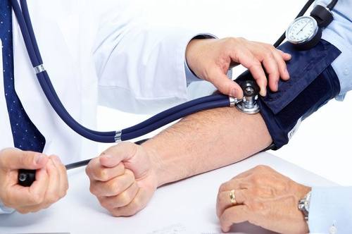 Especialista en homeopatía y fitoterapia